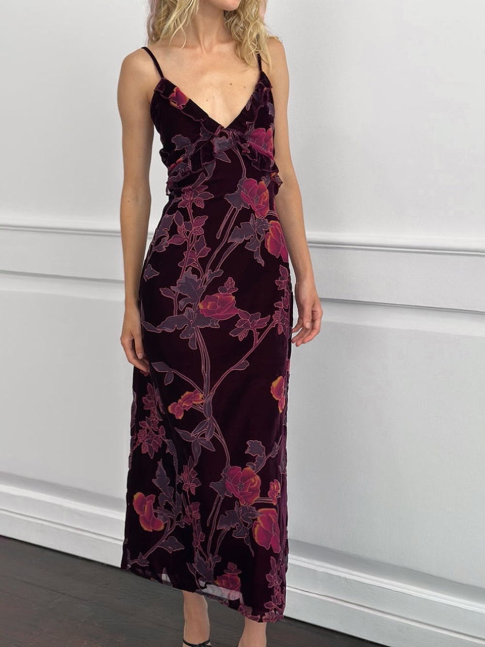 Motel Rocks Yamira Maxi Dress in Floral Devore Burgundy Size XSXS - Picture 3 of 3